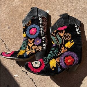 Embroidered Floral Ankle Boots - Black Multicolor
